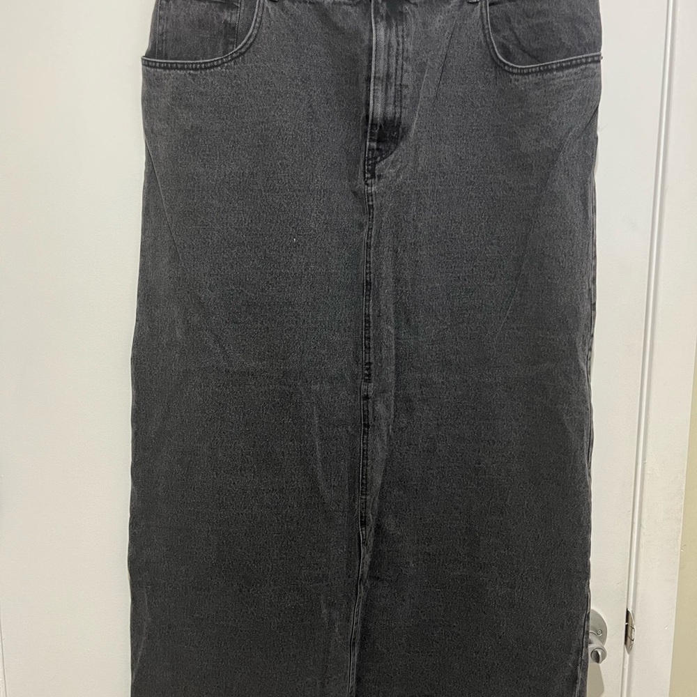 H&M Gray Denim Pencil Skirt